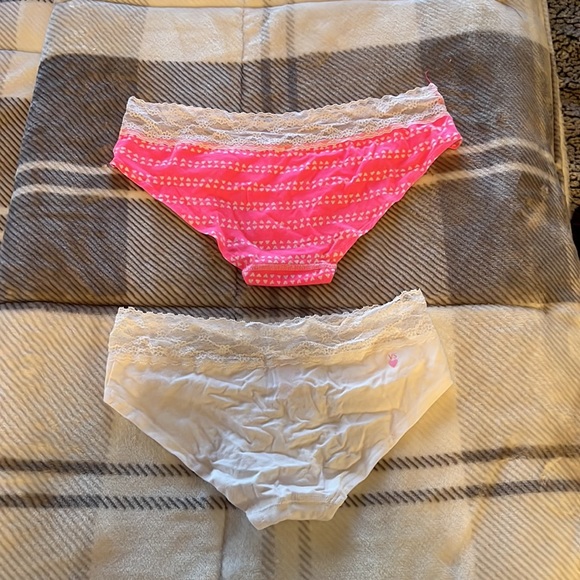 Victoria’s Secret panties, never been worn, size M for pink and size S for white - Picture 4 of 4